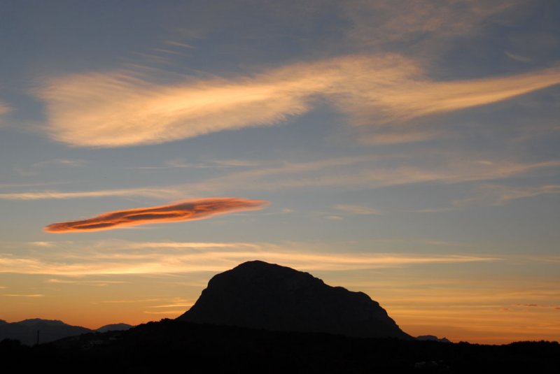 Western sky and the Montgo