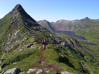 Kongstinden and lake