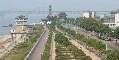 Suojiang Tower and Jiujiang Yangtze River Bridge