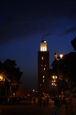 La nuit tombe sur la Koutoubia