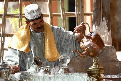 La crmonie de th avec Hassan
