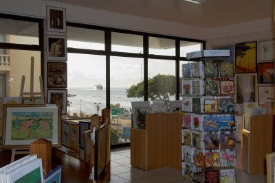1735 Art store in Papeete