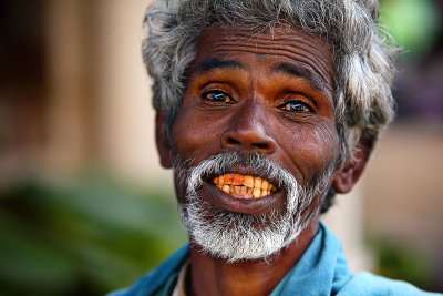 Blue eyes and red teeth ...