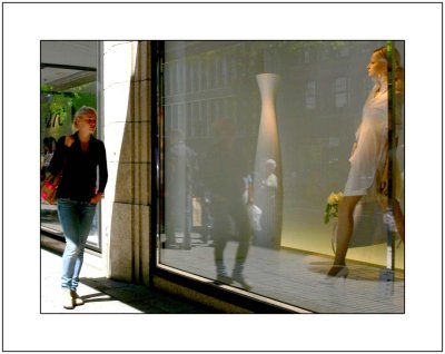 Strolling Along Moenckebergstrasse
