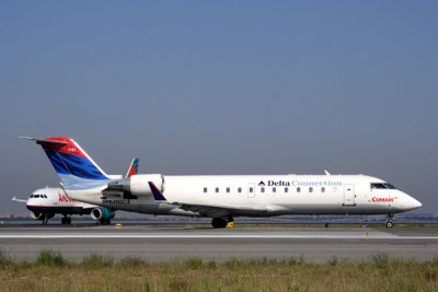 DELTA CONNECTION CANADAIR CRJ JFK RF IMG jpg