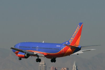 SOUTHWEST BOEING 737 300 LAS RF IMG_9011.jpg