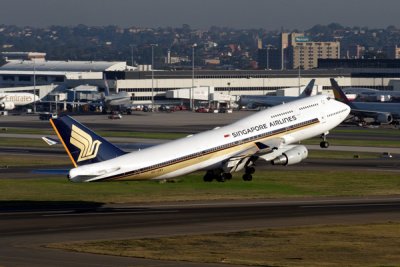 SINGAPORE AIRLINES BOEING 747 400 SYD RF IMG_9656.jpg