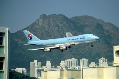 KOREAN AIR CARGO BOEING 747F HKG RF V50 2.jpg
