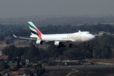 EMIRATES SKY CARGO BOEING 747 400F JNB RF IMG_0956.jpg