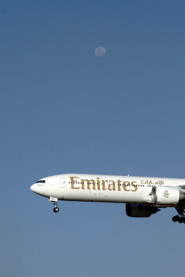 EMIRATES BOEING 777 300 JNB RF IMG_1521.jpg