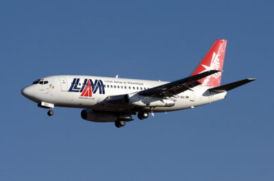 LAM BOEING 737 200 JNB RF IMG_1555.jpg