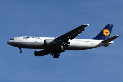 LUFTHANSA AIRBUS A300 600R ATH RF IMG_3847.jpg