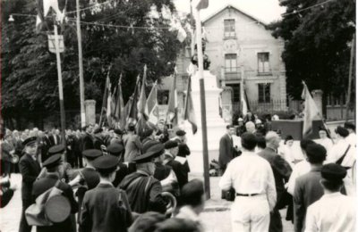 Place de la Republique 14 Juillet 1954  -  Photo