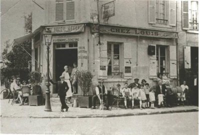 Cafe du Soleil Levant En 1920