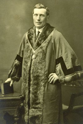 StephenBusby HS19.jpg