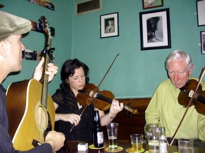 traditional Irish music - Hughes' pub in Spiddal