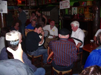 Patsy Dan Rodgers  joins in at O'Flaherty's Pub
