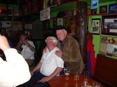 The fellow standing is Artist, Musician and King of Tory Island, Patsy Dan Rodgers