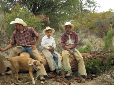 Tres Generations