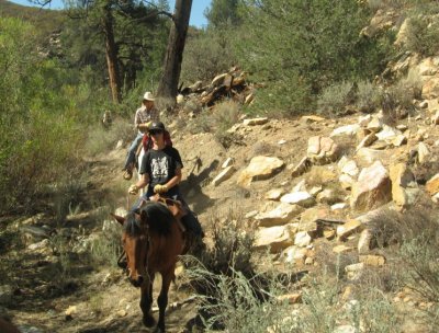 Andre leading on Cascabel