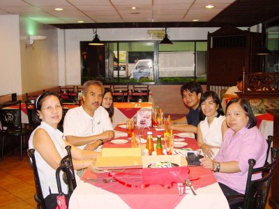 At Max' With Marie, Coy, Ling, Marie & kids
