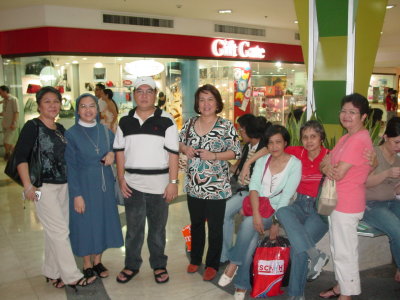 Elsa, Sister Precy, Willy, Soc, Susan, Bebet & Juliet