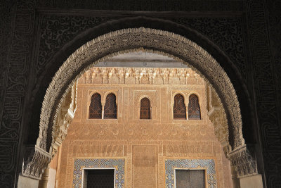 moorish arch - the alhambra