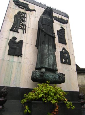 Buenos Aires - Recoleta Statue