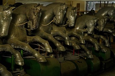 Horses_13682-02-b.jpg