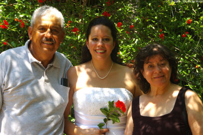 Elisa and Parents 15910.jpg
