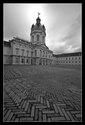 Schloss_Charlottenburg_by_IrnBru.jpg