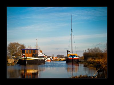 Barges-on-Beverly-Beck.jpg