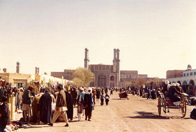 Jama Masjid and bazaar in back