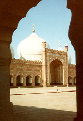 Badshai Mosque thru arch.