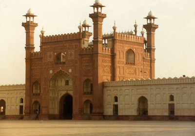 Badshahi Mosque front gateway