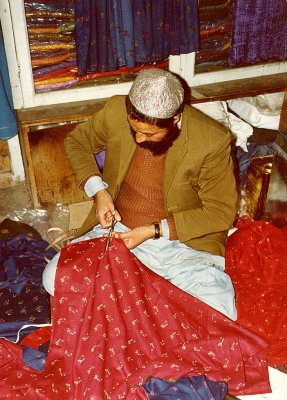Sultan cutting cloth