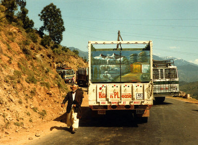 Traffic outside Srinigar