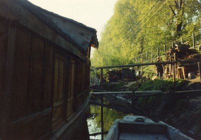 Early morning houseboat