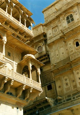 Havalli balconies