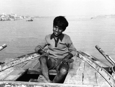 Varanasi-small boatman