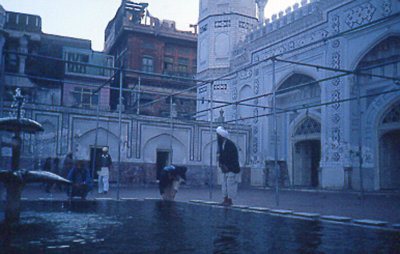 Mahabat Khan Mosque-courtyard and pool