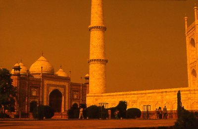 Taj Mahal-mosque and minar