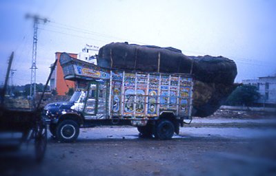 Pakistan-truck fully loaded