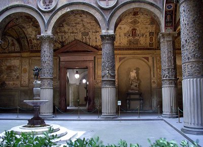 Florence: Palazzo Vecchio courtyard     81327138