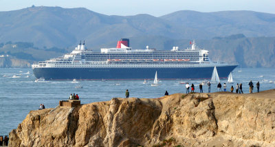 Queen Mary 2 Sandwiched*