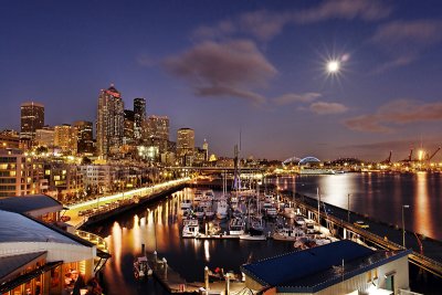 1st placeMoon Rising over the Seattle Waterfront