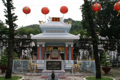 pagodas and shrines at the foot of Sam mountain