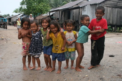 kids in Cambodian fishing village