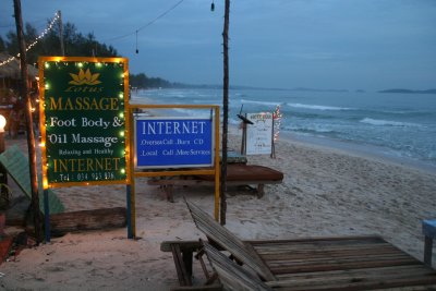 Ochheuteal beach in Sihanoukville by sunset