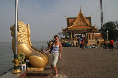 riverside promenade, Phnom Penh